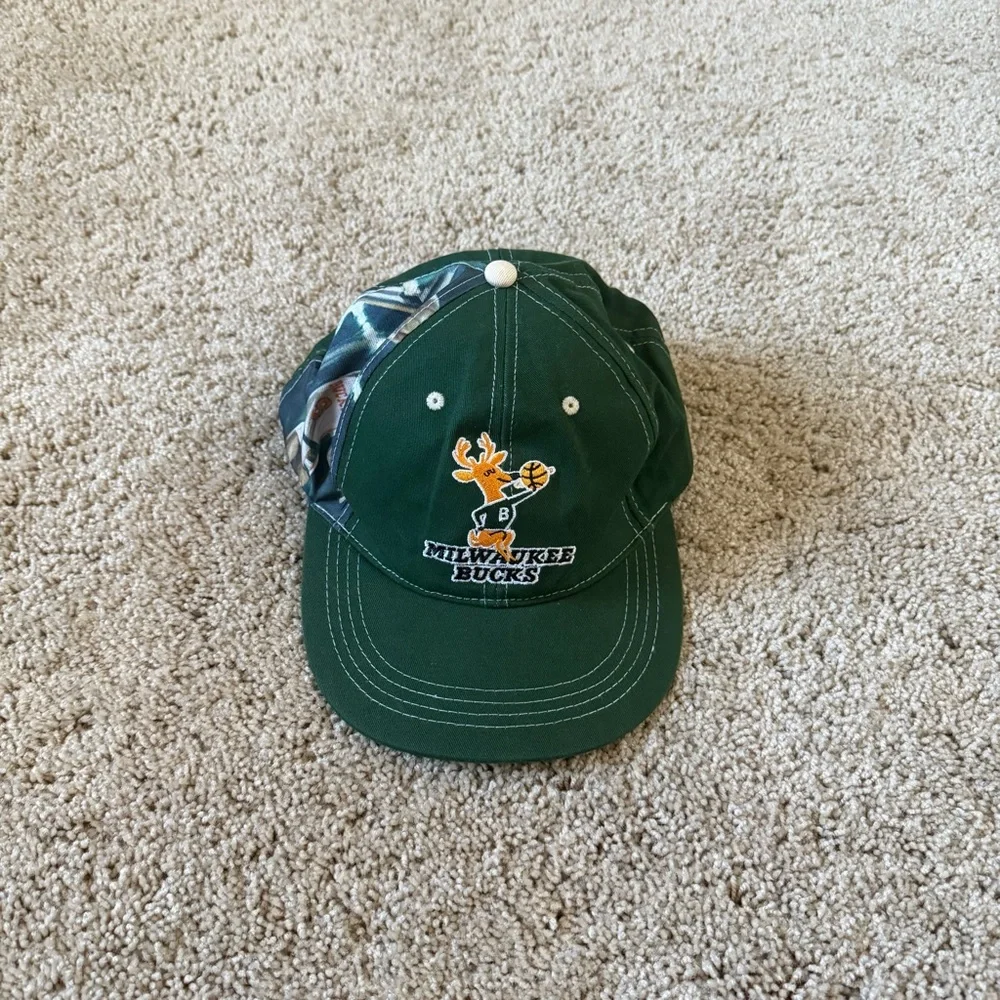 Milwaukee Bucks Men’s Adjustable Baseball Cap Hat‎ Marques Johnson Bango Retro